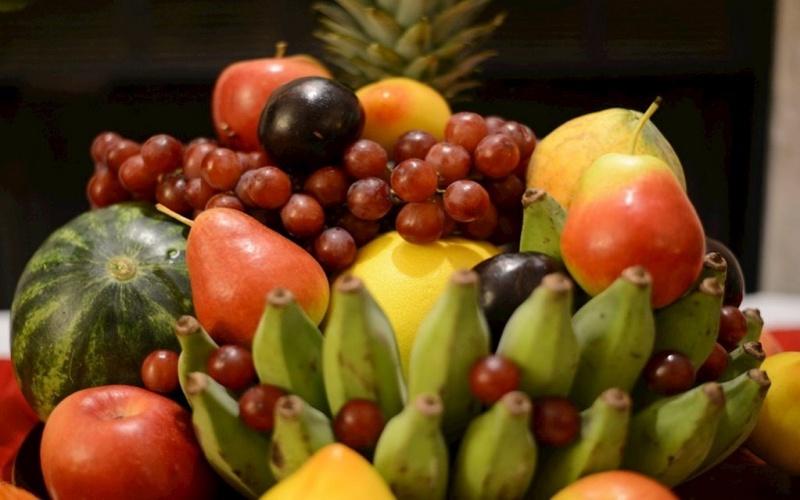 Nên đặt bát hương ở vị trí nào trên bàn thờ để hợp phong thủy: trước hay sau mâm ngũ quả?