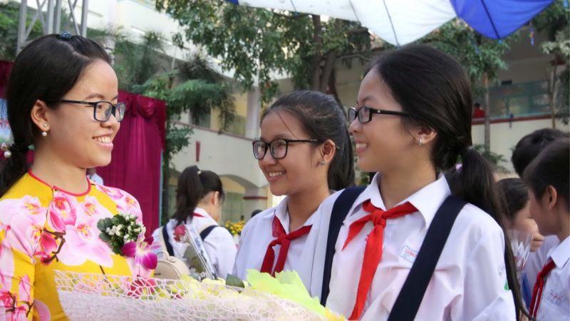 Những lời chúc Tết 2025 đầy ý nghĩa dành tặng thầy cô giáo, thể hiện lòng trân trọng và kính yêu trong dịp đầu năm mới