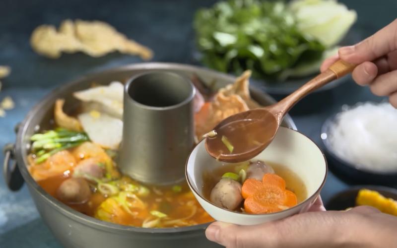 Khám phá công thức nấu lẩu Tả Pí Lù với hương vị ngọt ngào, chua nhẹ, đậm đà phong cách miền Tây sông nước.
