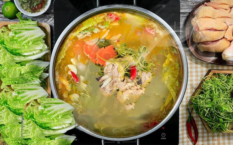 Khám phá công thức nấu lẩu gà nước cốt dừa thơm ngon, đậm đà tại nhà, chắc chắn sẽ khiến bạn và gia đình mê mẩn.