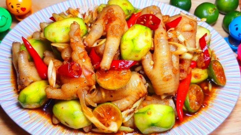 Chân gà sả tắc cóc non - một món ăn hấp dẫn khiến bạn chỉ nghe tên đã thèm ngay. Đừng bỏ lỡ cơ hội khám phá hương vị độc đáo này nhé!