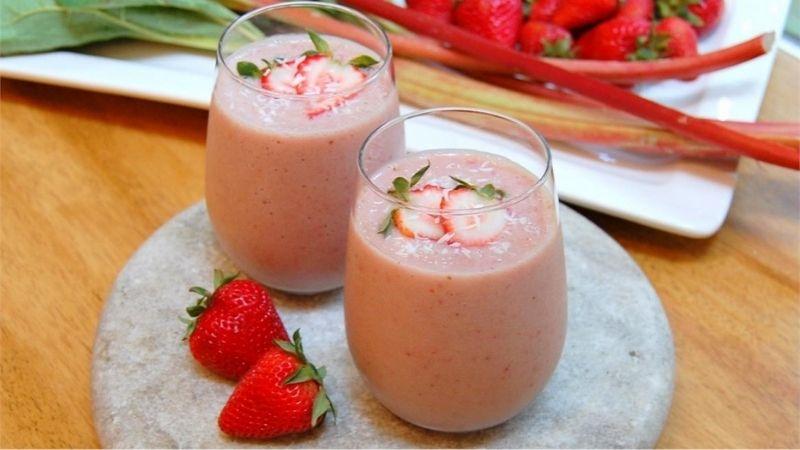 Làn da mịn màng, vóc dáng quyến rũ với sinh tố dâu tây sữa chua, thức uống tuyệt vời giúp bạn tỏa sáng mỗi ngày.