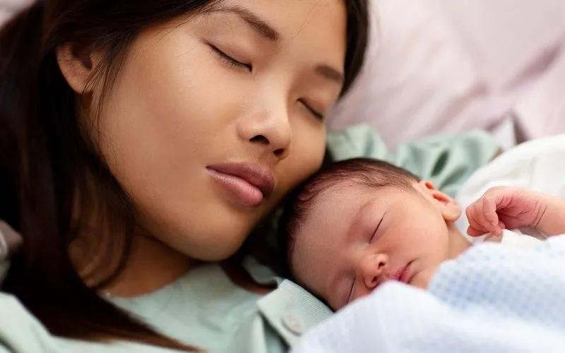 Táo bón sau sinh mổ: Nguyên nhân và 5 cách khắc phục hiệu quả