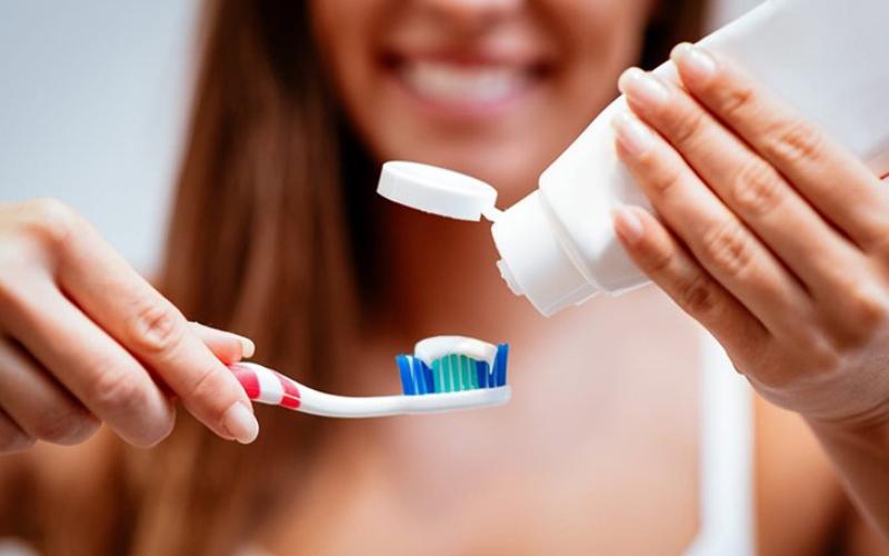 Mẹ sau sinh nên đợi bao lâu mới có thể vệ sinh răng miệng? Phương pháp chăm sóc răng miệng cho mẹ bỉm sữa