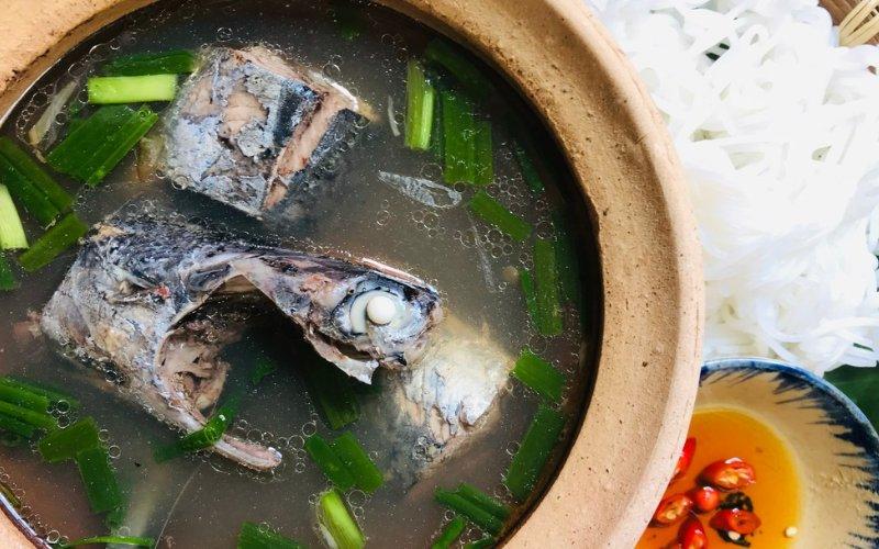 Hãy thử vào bếp chế biến món cá lồ ồ nấu mẳn với hương vị đậm đà, tuyệt vời và không bị tanh, chuẩn vị miền Trung.