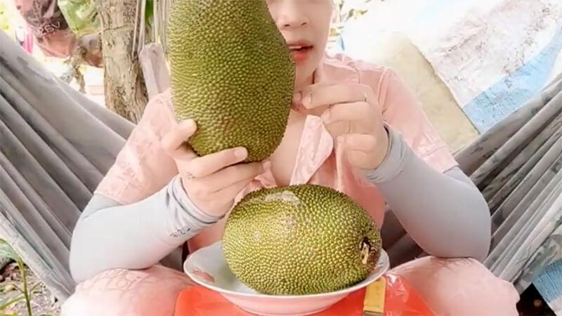 Chọn mít tố nữ chín cây, với hương vị ngọt ngào và múi căng tròn, luôn là một nghệ thuật. Hãy cùng khám phá cách lựa chọn những quả mít thơm ngon và bổ dưỡng, mang đến trải nghiệm tuyệt vời từ những múi mít vàng óng, ngọt lịm.