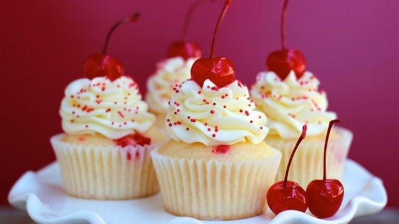 Hướng dẫn làm bánh cupcake dễ thương ngay tại nhà, dễ dàng thực hiện mà vẫn mang đến những chiếc bánh ngọt ngào và hấp dẫn.