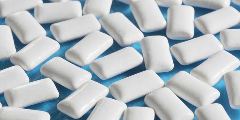 Nhai kẹo singum: Lợi ích hay tác hại?