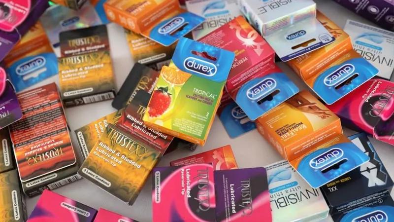 Durex Invisible có độ dày như thế nào? Durex Invisible mang lại những tác dụng gì cho người sử dụng?