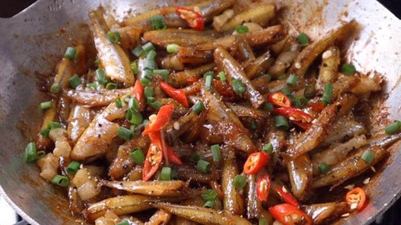 Cách chế biến món cá lòng ròng kho tiêu thơm ngon, đậm đà, làm bữa ăn thêm phần hấp dẫn và khó quên.