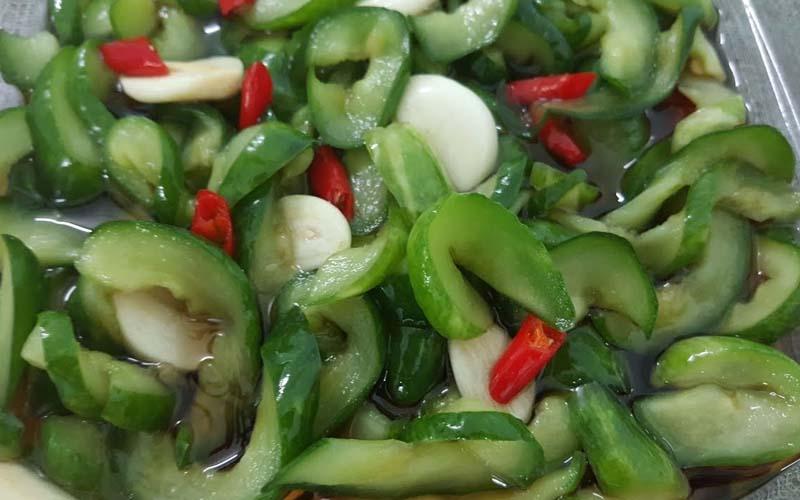 Khám phá cách làm dưa leo muối chua ngọt giòn ngon đầy hấp dẫn cho bữa cơm gia đình thêm phần phong phú.