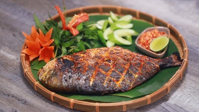 Khám phá cách làm cá chim nướng muối ớt thơm ngon, đậm đà mà ai cũng phải thèm