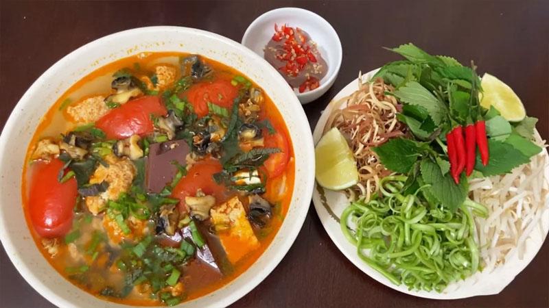 Cách làm bún riêu ốc ngon miệng, đậm đà dễ dàng thực hiện ngay tại nhà, mang lại hương vị thơm ngon đặc trưng.