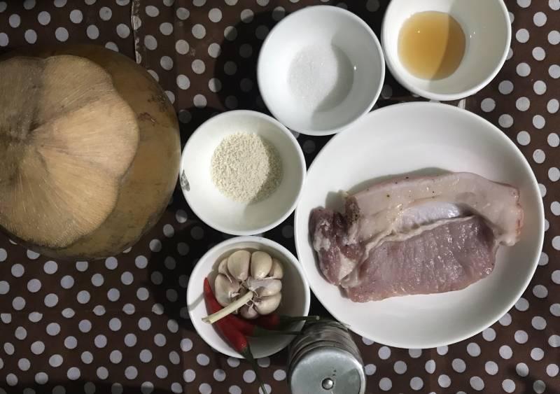 Chị Sang hé lộ công thức chế biến món thịt rim nước dừa cuốn bánh tráng đậm đà hương vị khó quên.