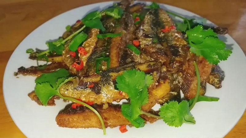 Khám phá công thức cá trích chiên nước mắm thơm lừng, dễ làm, khiến bạn không thể dừng đũa mà ăn hết sạch nồi cơm.
