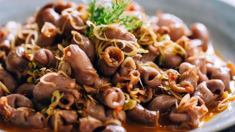 Khám phá bí quyết chế biến món bao tử cá basa xào sa tế giòn rụm, thơm nồng, với hương vị cay đậm đặc biệt.