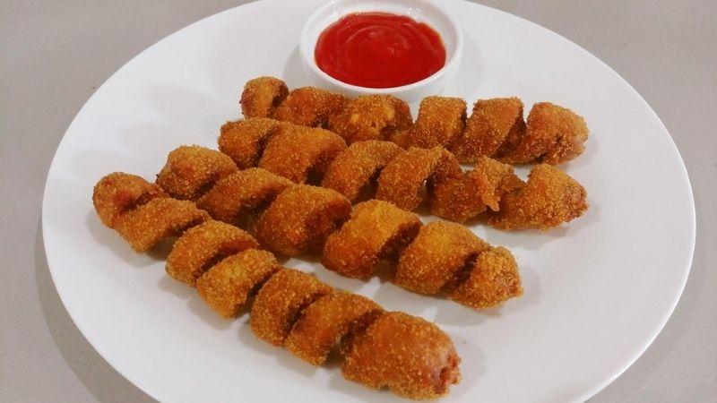Hướng dẫn làm xúc xích lốc xoáy độc đáo, thưởng thức là không thể quên