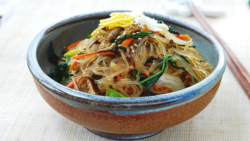 Khám phá 7 công thức miến trộn đơn giản, mang đến sự kết hợp hoàn hảo giữa sợi miến dai ngon và hương vị đậm đà dễ dàng thực hiện tại nhà.