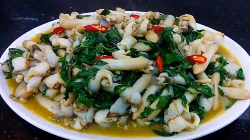 Khám phá cách chế biến món ốc móng tay xào lá quế, vị ngon khó cưỡng, tạo nên một trải nghiệm ẩm thực đầy mới mẻ và hấp dẫn.