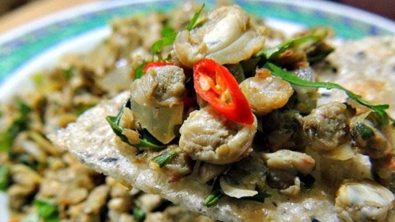 Khám phá cách chế biến hến xào rau răm đơn giản nhưng đầy hấp dẫn, đổi vị cho cả gia đình.