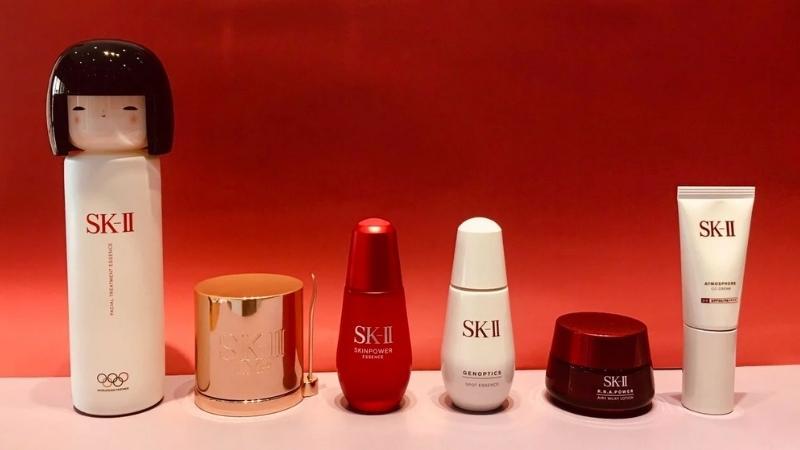Khám phá 4 sản phẩm kem mắt SKII hiệu quả trong việc xóa tan quầng thâm và nếp nhăn, giúp vùng da mắt trở nên săn chắc và sáng mịn.
