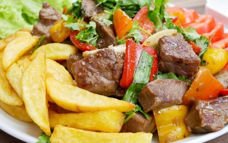 Công thức làm bò lúc lắc mềm mịn, ngọt nước, chuẩn vị nhà hàng, hứa hẹn sẽ khiến bạn mê mẩn ngay từ lần đầu thưởng thức.