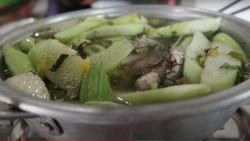 Khám phá công thức canh chua cá linh bông so đũa – một món ăn mang đậm bản sắc miền Tây, giản dị mà không kém phần hấp dẫn.