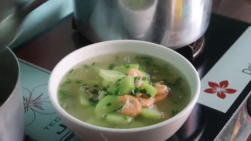 Khám phá công thức nấu canh tôm su su thanh mát, giúp giải nhiệt trong những ngày hè oi ả.