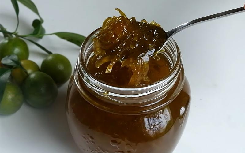 Cách làm tắc xí muội đường phèn mật ong đơn giản tại nhà, giúp trị ho hiệu quả và thanh nhiệt cơ thể.