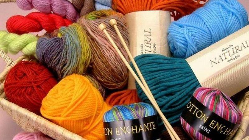 Để bắt đầu đan len, bạn cần những dụng cụ gì? Khám phá 7 công cụ không thể thiếu dành cho người mới bắt đầu trong bộ môn thú vị này.