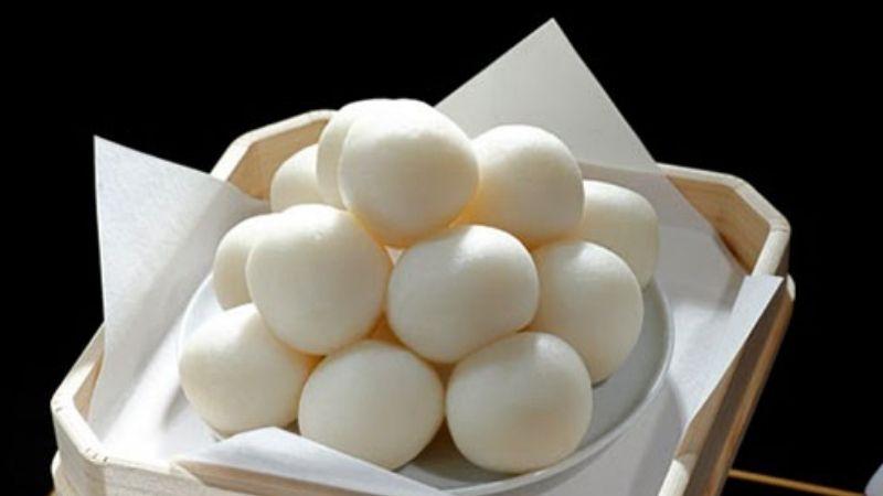 Khám phá cách làm bánh trung thu Tsukimi Dango Nhật Bản – món bánh độc đáo, dễ làm mà lại vô cùng hấp dẫn, mang đến hương vị thú vị và sự kết hợp hoàn hảo giữa truyền thống và sáng tạo.