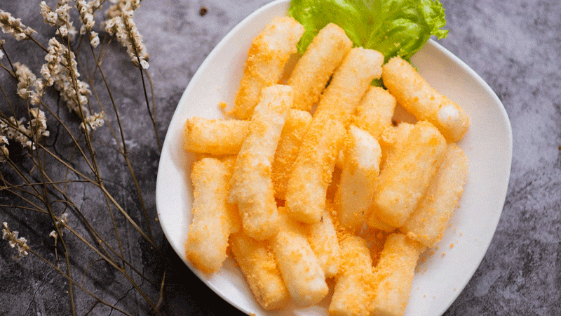 Hai cách chế biến tokbokki chiên giòn, phủ phô mai béo ngậy, món ăn hoàn hảo cho những buổi tối xem phim thư giãn.