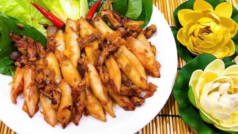Hướng dẫn làm mực trứng chiên nước mắm đậm đà, thơm ngon, khiến cả gia đình phải yêu thích.