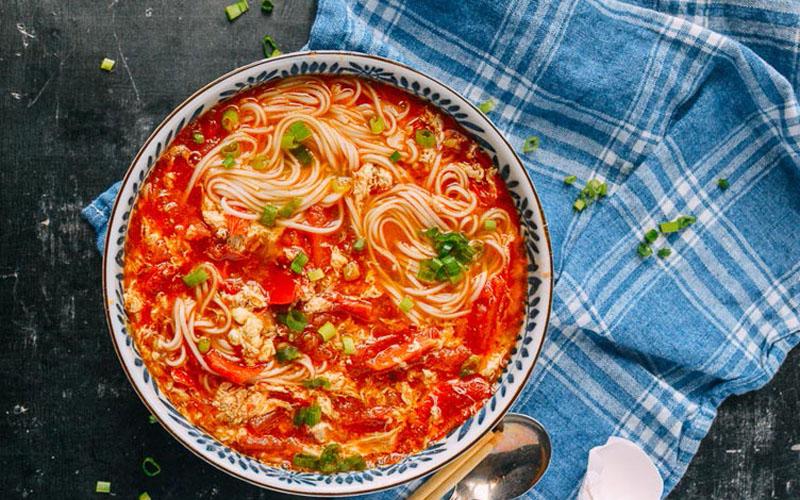 Khám phá những công thức mì gói sáng tạo, giúp bạn thưởng thức món ăn quen thuộc này mà không bao giờ cảm thấy ngán.