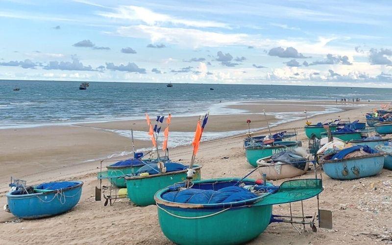 Khám phá hành trình du lịch làng chài Phước Hải Vũng Tàu đầy ấn tượng, nơi bạn có thể trải nghiệm những nét đẹp hoang sơ của làng biển và tận hưởng những khoảnh khắc bình dị, thư giãn.