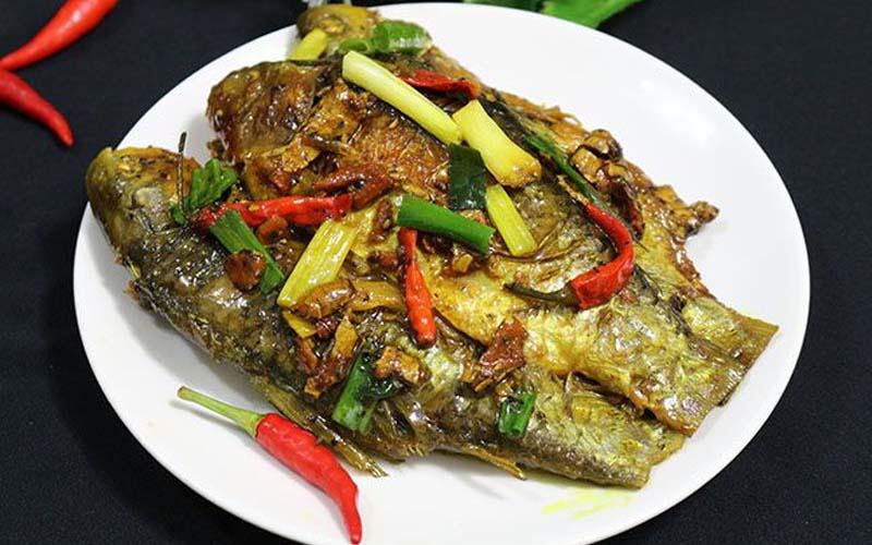 Khám phá những cách chế biến cá diếc kho hoàn hảo, mang lại hương vị đậm đà cho bữa cơm gia đình