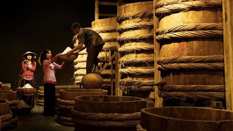 Khám phá 9 thương hiệu nước mắm Phan Thiết nổi tiếng với hương vị đậm đà và chất lượng tuyệt vời.