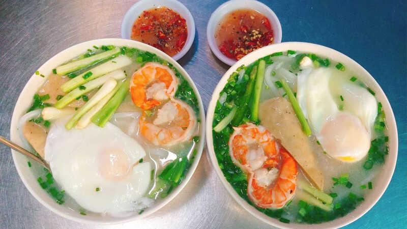 Nếu bạn lo ngại việc chi tiêu quá tay, thì đừng vội bỏ qua những quán ăn ngon tuyệt vời ở Bình Thạnh này. Đây là nơi bạn có thể thưởng thức ẩm thực phong phú mà không phải lo lắng về giá cả.