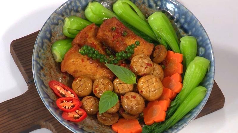 Khám phá cách chế biến món nấm mỡ khìa nước dừa, mang lại hương vị đậm đà, dai ngon đầy hấp dẫn.