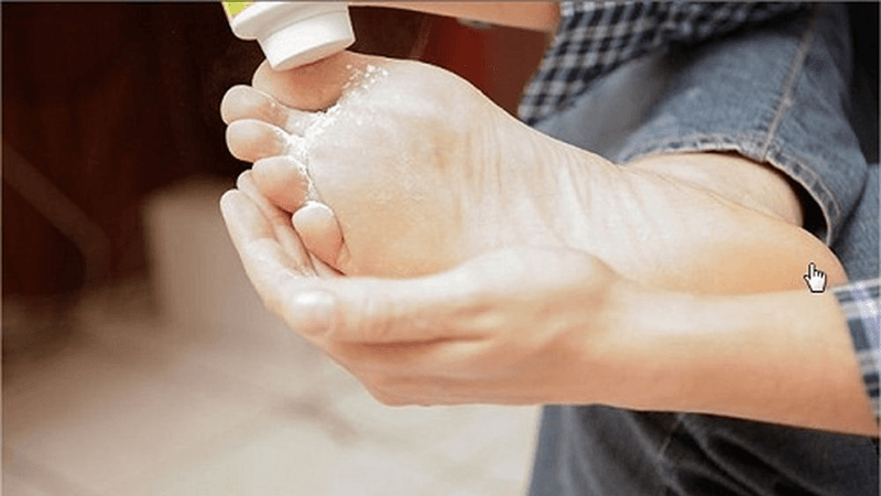 Khám phá 9 công dụng tuyệt vời của phấn thơm Johnson Baby mà bạn chưa biết.