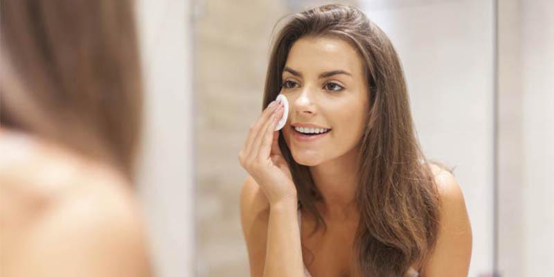 Nhũ hóa - Bước không thể thiếu trong quy trình tẩy trang bằng dầu.