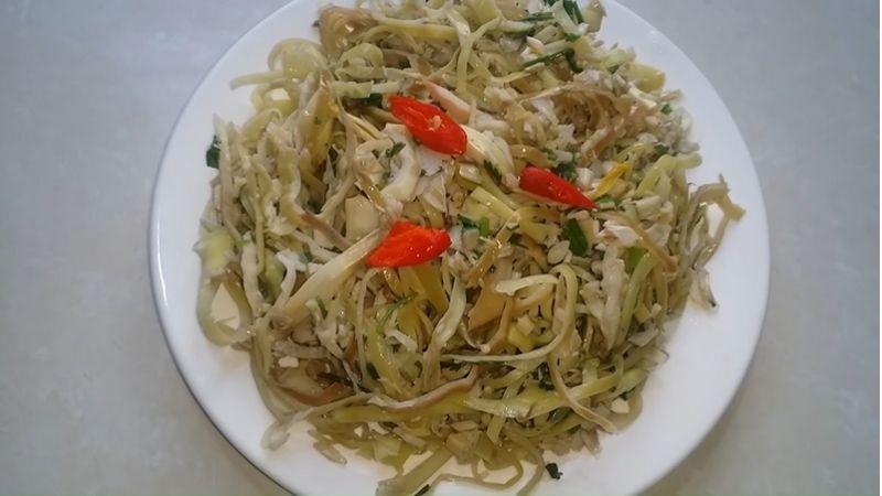 Khám phá ngay cách làm món hoa chuối xào tỏi thơm ngon, đầy hương vị cho mâm cơm chay thêm phần hấp dẫn.