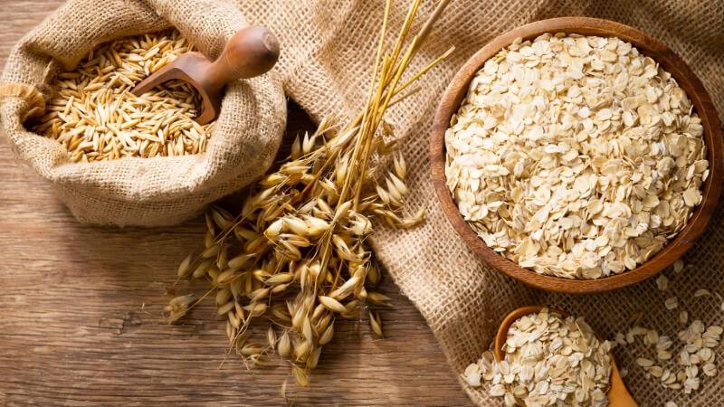 Yến mạch chứa bao nhiêu calo trong 100g? Việc ăn yến mạch có giúp giảm cân hiệu quả hay không?