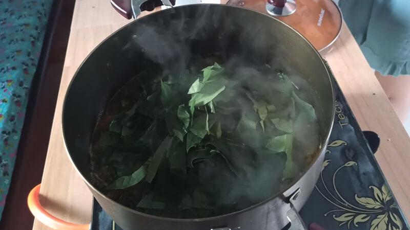 Khám phá cách chế biến món canh lợn rừng nấu lá lốt thơm ngon, bổ dưỡng, hòa quyện hương vị tự nhiên từ lá lốt và thịt lợn rừng tươi ngon.