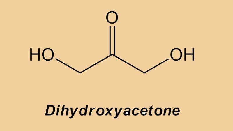 Dihydroxyacetone (DHA) - thành phần nhuộm da an toàn, đã được kiểm nghiệm và chứng minh hiệu quả.