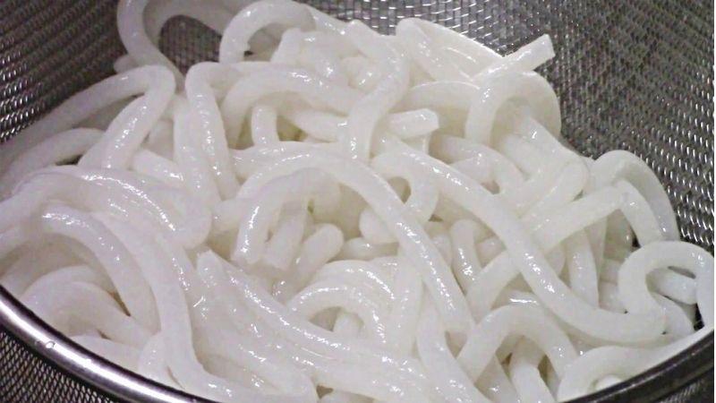 Công thức làm sợi bánh canh trắng, dai từ cơm nguội chỉ trong tích tắc