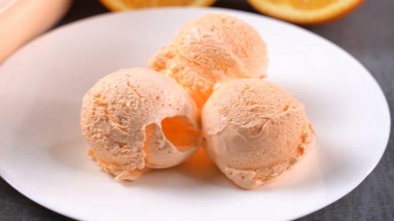 Khám phá cách làm kem cam chua ngọt, mịn màng, hấp dẫn ngay tại nhà, mang đến một món tráng miệng hoàn hảo cho mùa hè nóng nực.