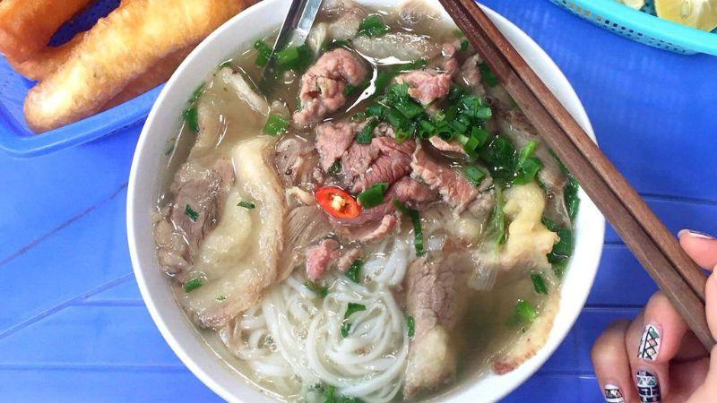 Khám phá 20 quán ăn tối đậm đà hương vị tại quận Tây Hồ, những địa chỉ không thể bỏ qua cho những tín đồ ẩm thực yêu thích sự mới mẻ và hấp dẫn.