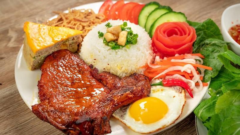 Cơm tấm chứa bao nhiêu calo và liệu ăn cơm tấm có làm tăng cân không?