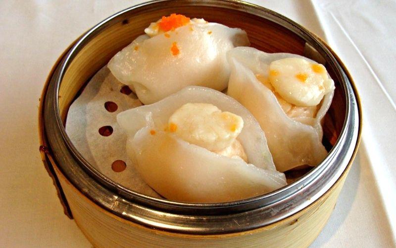 Món há cảo sò điệp không chỉ làm mê mẩn vị giác mà còn đẹp mắt, là sự lựa chọn tuyệt vời để gia đình cùng thưởng thức.